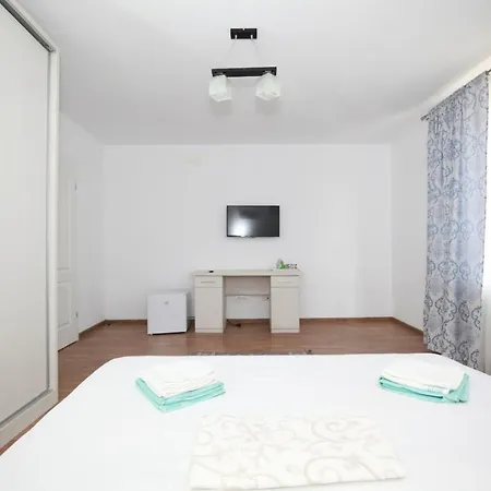 Casa Din 3* קורבו