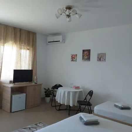 בית הארחה Casa Din קורבו