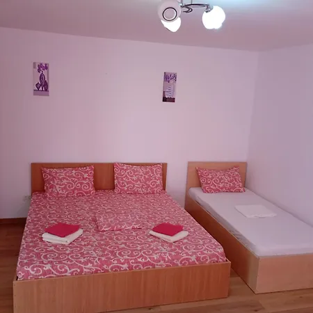 בית הארחה Casa Din קורבו