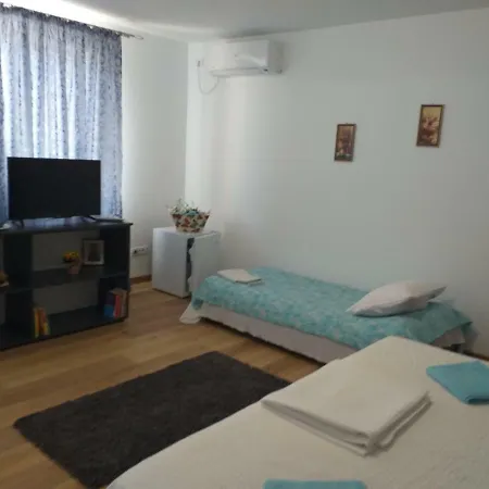 Casa Din בית הארחה 3*