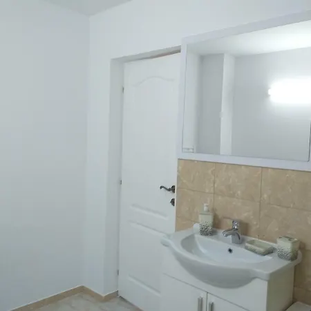 בית הארחה Casa Din